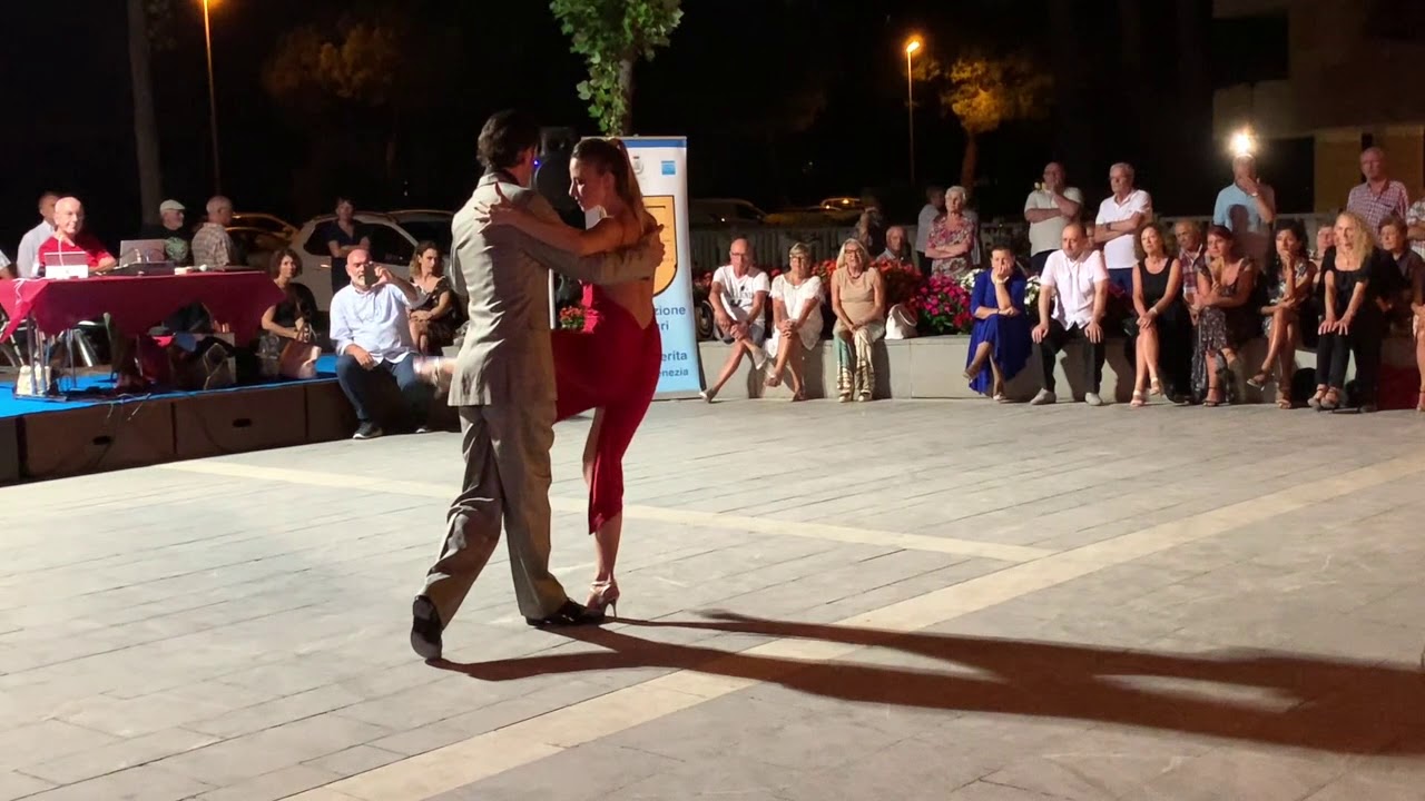 Simone Pradissitto y Ludovica Antonietti  -  Ultimo Cafè