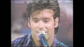 Roch Voisine ( Medley ) La légende Oochigeas/Jean, Johnny, Jean/Hélène/J&#39;entends frapper  1994