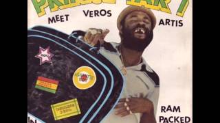 Roots Radics - Jah do that Dub