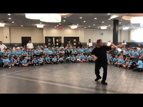 Master Yang Xiao Di very entertaining!