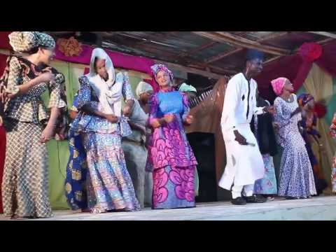 Kujerar Tsakar Gida by ado gwanja