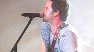 Gary Allan - &quot;He Can&#39;t Quit Her&quot;