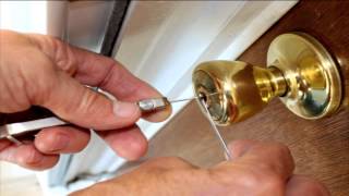 preview picture of video 'Auto Locksmith Leeds | Car Key Replacement | 0113 320 3181'