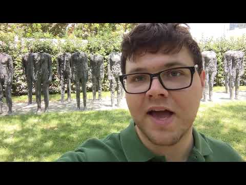 About Magdalena Abakanowicz and her Bronze Crowd