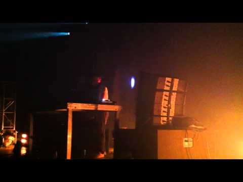 Above & Beyond playing Depeche Mode - Personal Jesus (Eric Prydz Remix)