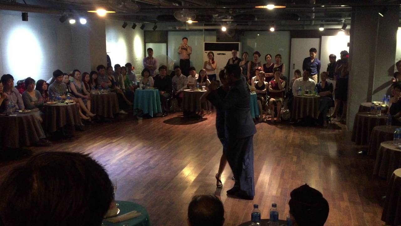 2015 Andres Laza Moreno y Luciana Arregui in Busan (2)