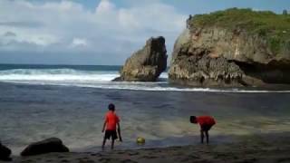 preview picture of video 'Pantai Kukup, D I Jogjakarta'