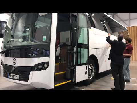 Signwriting our new 38 seat Volvo B9R Sunsundegui SC5