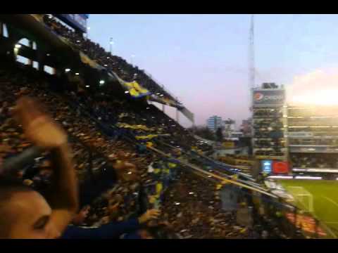 "Boca 2-0 RiBer. Recibimiento increible. Sale Boca." Barra: La 12 • Club: Boca Juniors