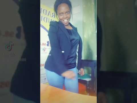 Pulling some strokes to Pia Poundz Kibeera kyo @RadioBuddu@Mukyakaze