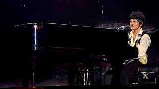 Download lagu Bruno Mars - It Will Rain/Talking to the Moon/When I Was Your Man/Grenade (Live) mp3