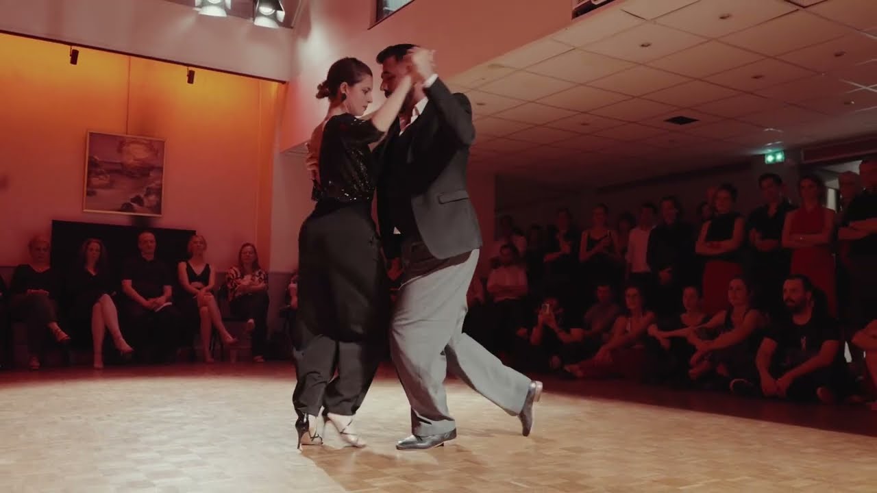 Natacha Lockwood and Andrés Molina - Mandria