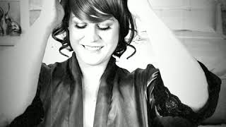 Vintage Clip - On Bangs Kit ( The Pinup Master Course )
