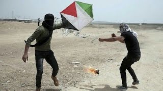 Download lagu Detik detik Layang Layang Api Palestina Terbang, Serang Israel mp3