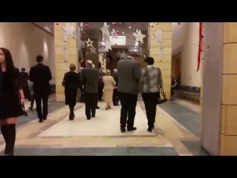 Spacer w czasie przerwy po Filharmonii Bałtyckiej.