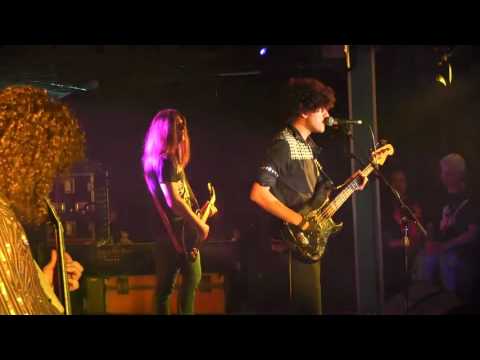 download lagu mp3 mp4 Thin Lizzy Experience, download lagu Thin Lizzy Experience gratis, unduh video klip Thin Lizzy Experience