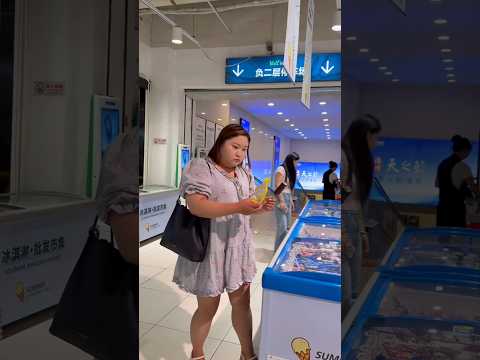 Pensó que era un helado normal… hasta que vio el precio 😳🍦#shorts