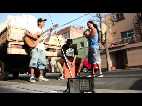 CÓMO COGOTEAR A LA RADIO - COMITÉ POKOFLÓ