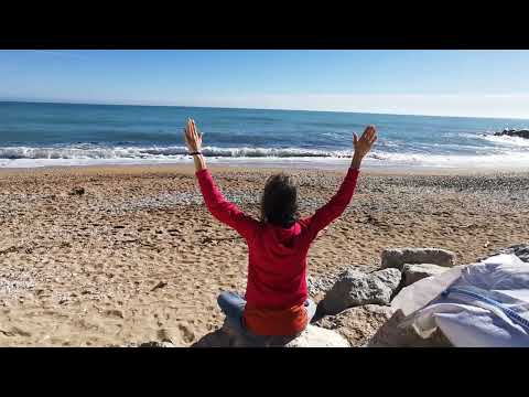 Respiro "arcobaleno" Semplice pratica di Consapevolezza corporea con apertura delle braccia ad arco