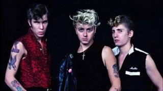 Stray Cats - Race With The Devil