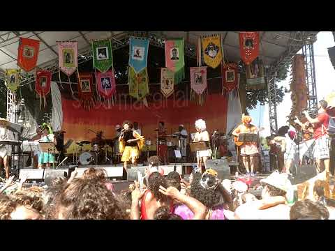 Marina Iris cantando Manu da Cuíca no Boitatá 2018