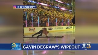 Gavin DeGraw Slips, Falls After Singing National Anthem