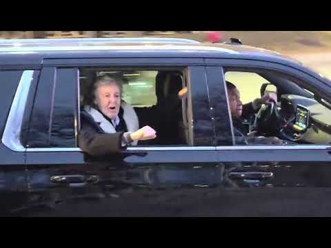 Video Paul McCartney arriving at United Center in Chicago 2025 1st night