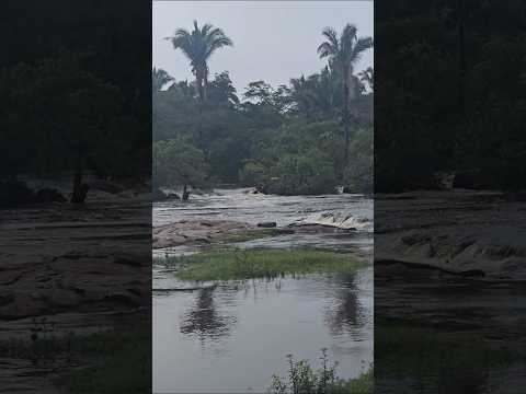 Cachoeira do barro esperantina ,  piauí