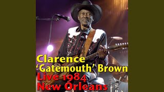 Gate Walks To Board (Live)