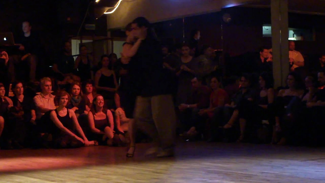 Enzo Hoces et  Aurore Chadoin - Milonga 3/4 - Le Colectivo, Paris, Octobre 2010