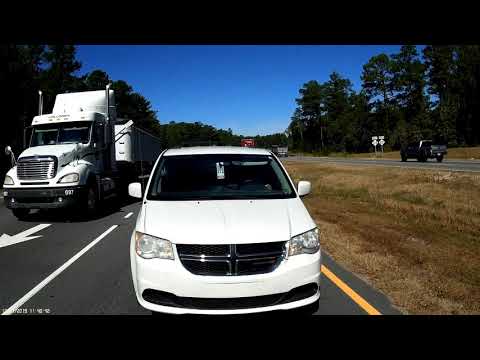 R. D. Garrett  Garrett Trucking, Inc. Truck Driver running Red Light - So Dangerous!