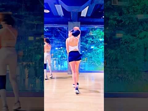 FLY GURL(Kitty Ca$h, Aliyah's Interlude, OG MarlynMonROLLUP)Tr. Bang/WG天母^^