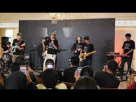 Sheilla on 7 - Sederhana Live Performance
