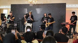 Download lagu Sheilla on 7 - Sederhana Live Performance mp3