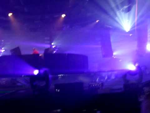 Tiesto vs Sneaky 2 Evolution 2009