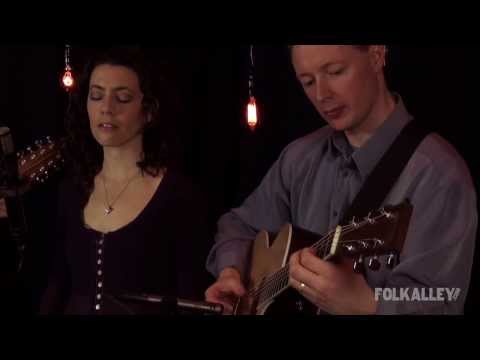 Folk Alley Sessions: RUNA - "The Holy Ground"