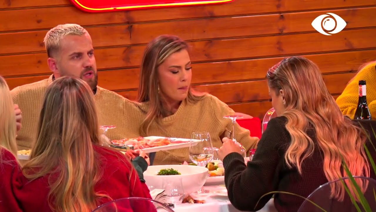 Luizi diskuton me Jorin: Je egoiste!