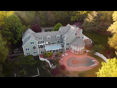 539 Strawberry Hill Road, Concord MA - Unique and Stately Colonial