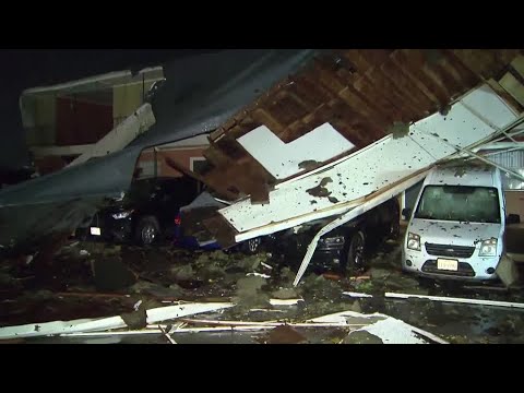 テキサス州アーリントンで激しい暴風雨が発生し、物的損害が発生した。 (Severe storm in Arlington, Texas causes damage to property)