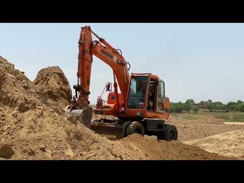 HOW TO FINISH GRADE WITH AN EXCAVATOR // Excavator Tips and Tricks - How to Make a Flat Pass