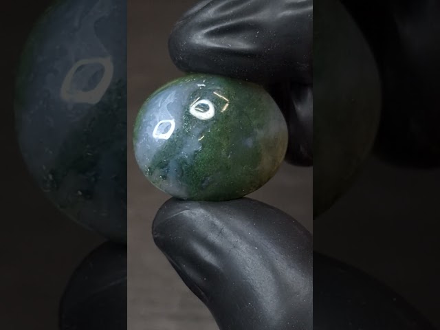 حجر عقيق طحلبي مشجر طبيعي