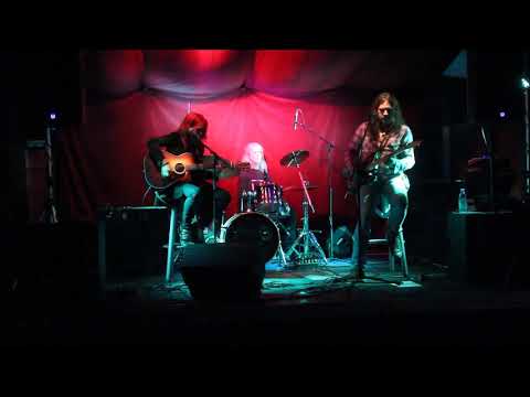 Little Band Revolution - Romana Orešnik, Josip Pavlović i Goran Markić otvorili Ljeto u dvorištu