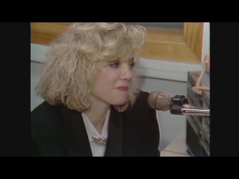 Singer Marilyn Martin misses 50th high school reunion