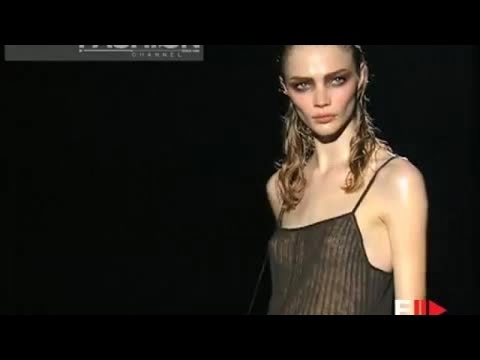 GUCCI Spring Summer 1997 Milan 3 of 5 pret a porter woman by Fashion Channel