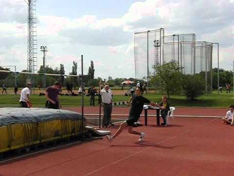 Besze Tamás magasugrás 1,85 m- re ugrik  - AVI