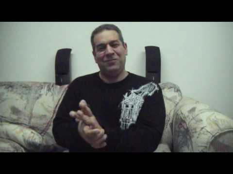 manualist plays elvis - if i can dream - on his hands!