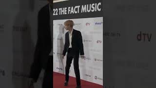Download lagu BTS TMA 2022 RED CARPET APPEARANCE. MY POOR HEART 😥😓 mp3