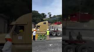 Llegan vigas de Concreto. para puente en KM. 11.5  de Carretera a El Salvador