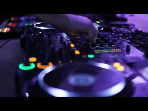 Shiah Maisel, Abstrakt, Perk Pietrek - Running Away