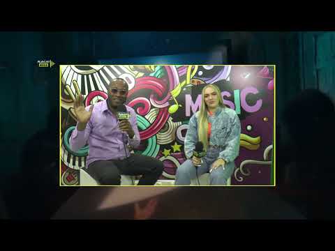 Paloma Lomax lanza “Pasan las Horas”